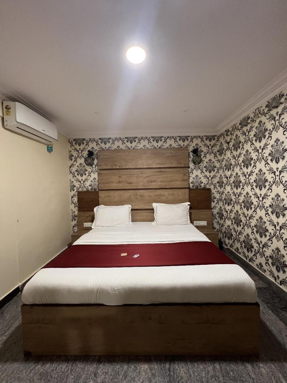 Dreamz Lodge Bangalore Esterno foto