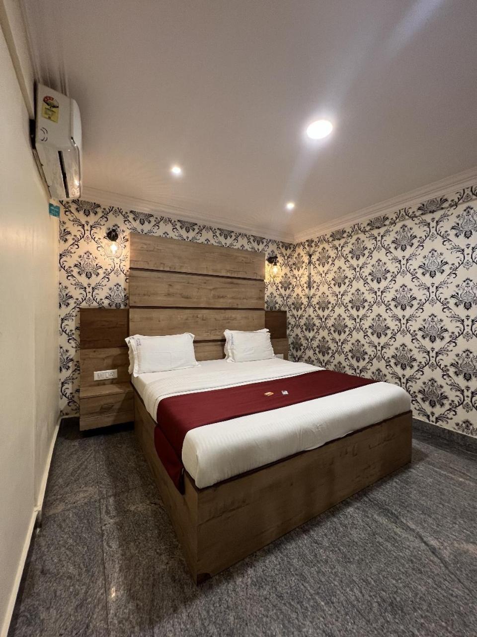 Dreamz Lodge Bangalore Esterno foto