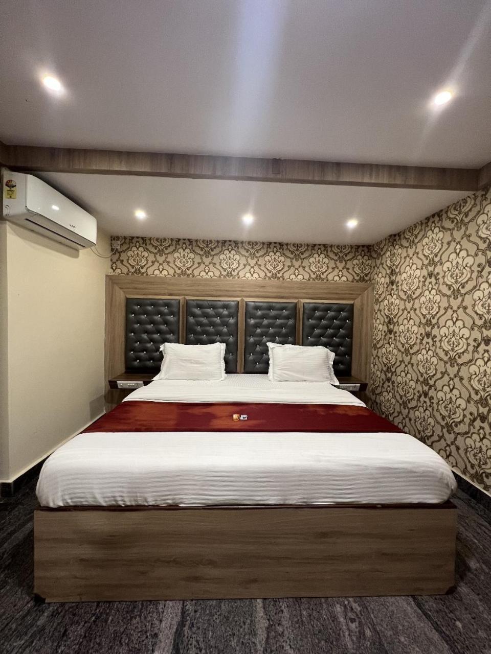 Dreamz Lodge Bangalore Esterno foto