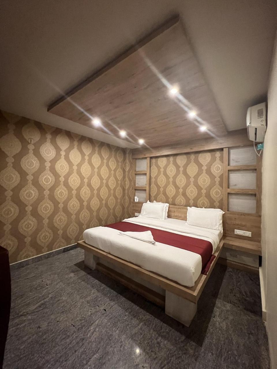 Dreamz Lodge Bangalore Esterno foto